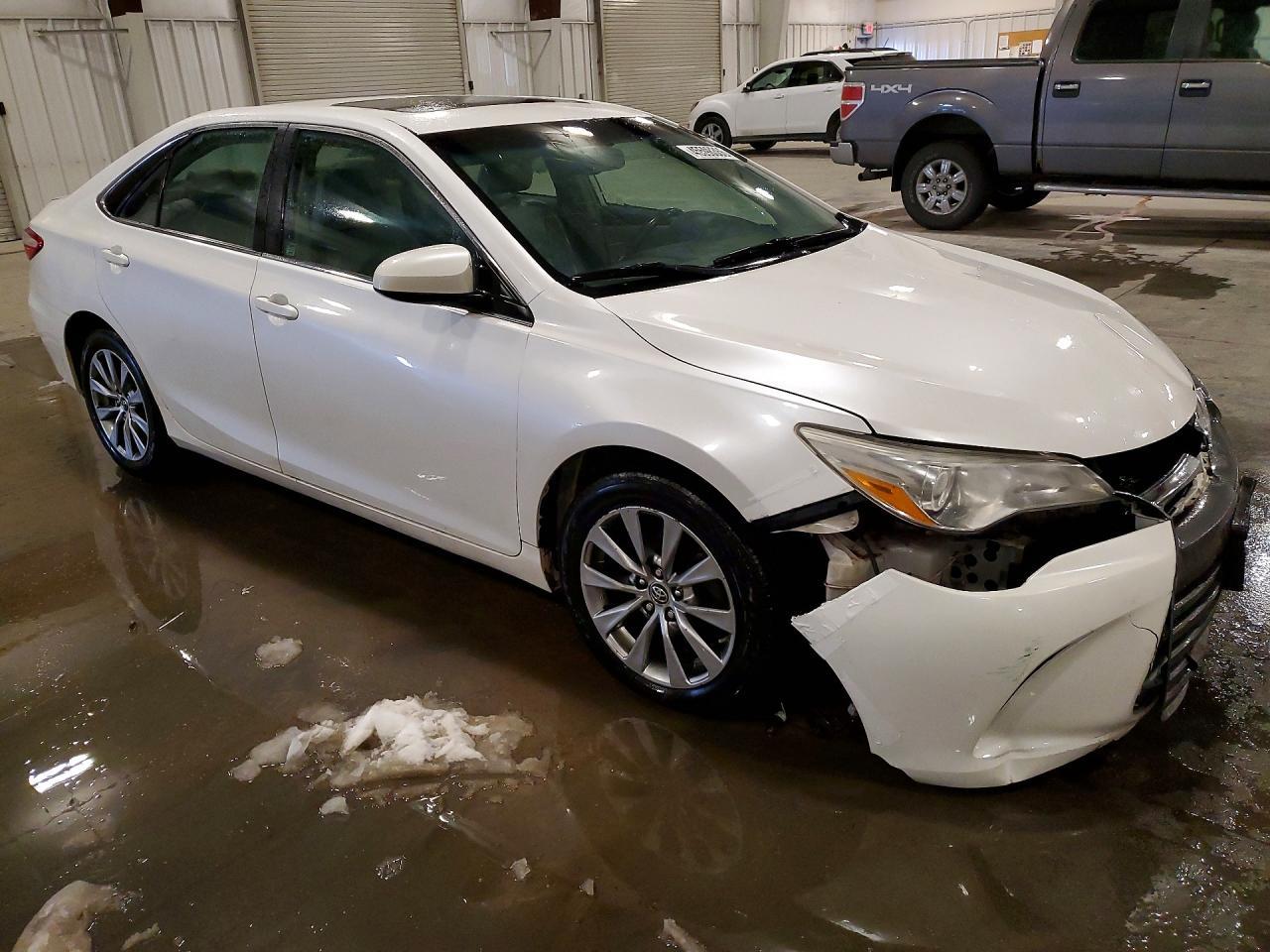 2015 Toyota Camry Xle - Image 4