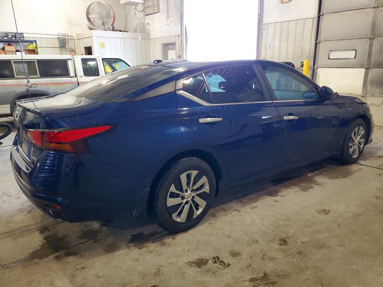 2019 Nissan Altima - Фото 3