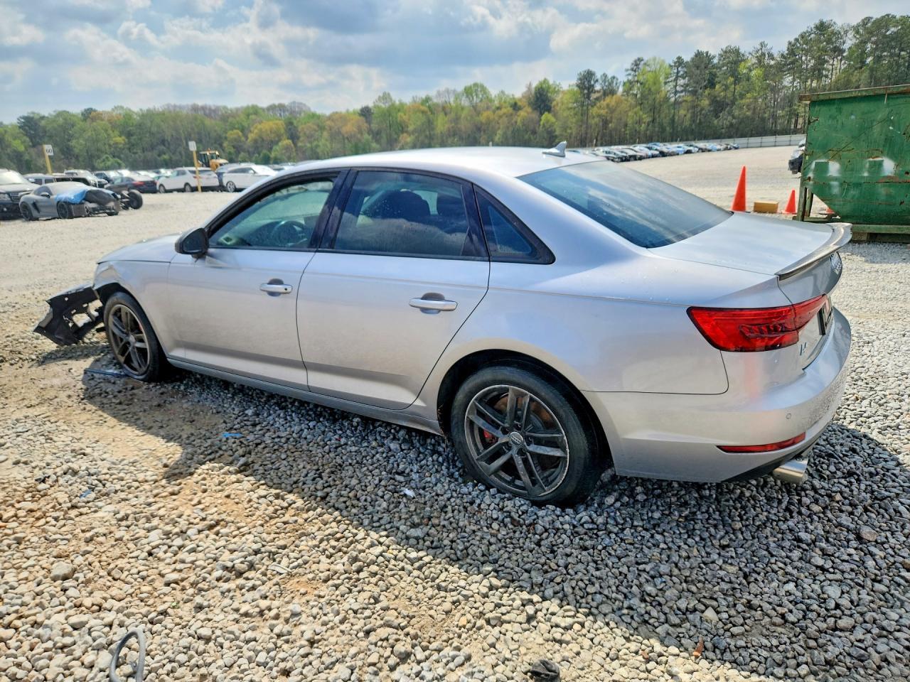 2017 Audi A4 Premium - Фото 2