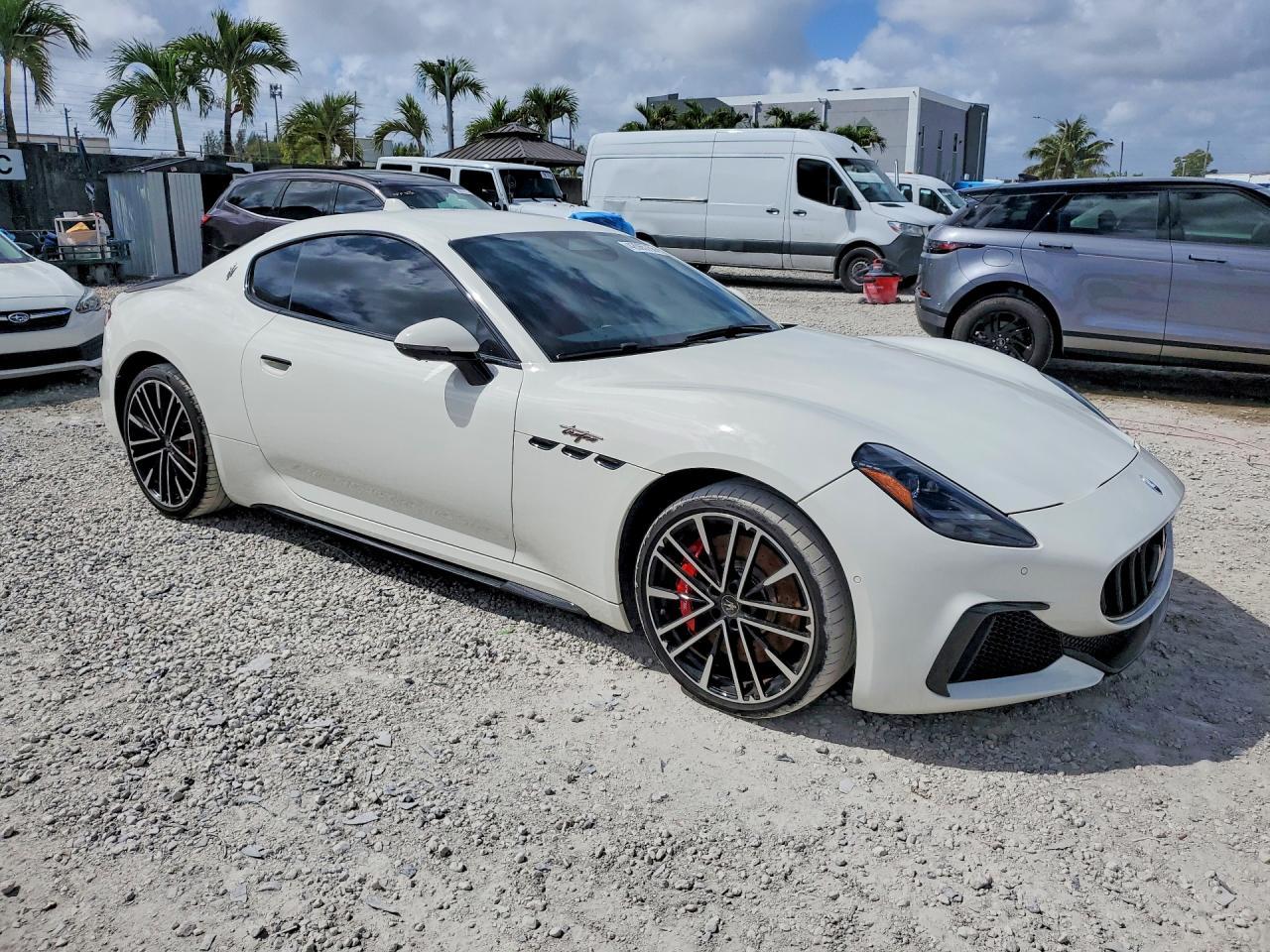 2024 Maserati Granturismo Trofeo - Фото 4