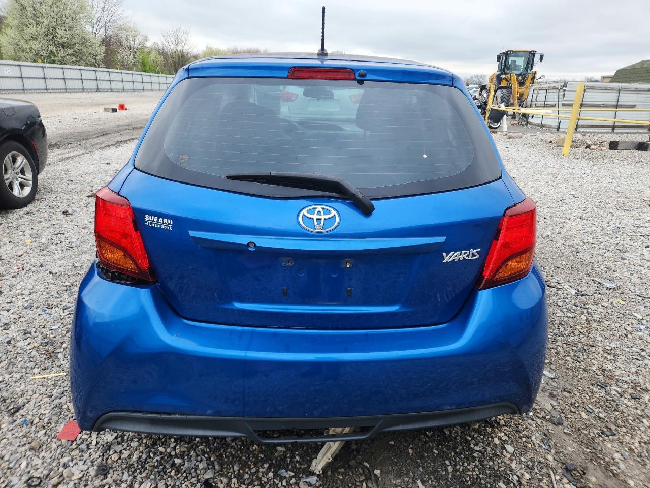 2017 Toyota Yaris 3-Door L - Фото 6