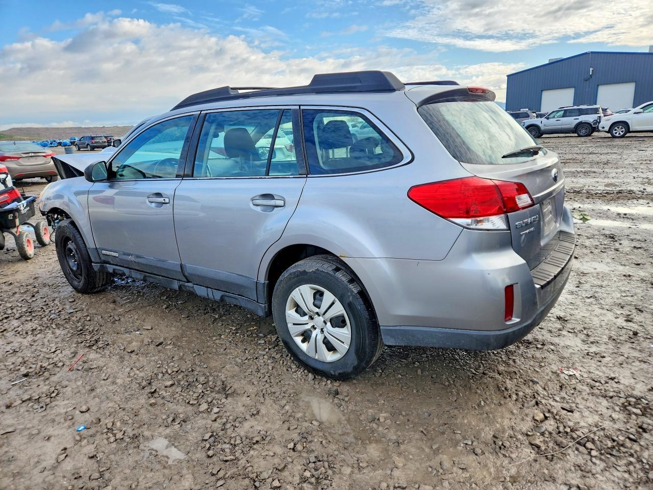 2010 Subaru Outback 2.5I - Фото 2