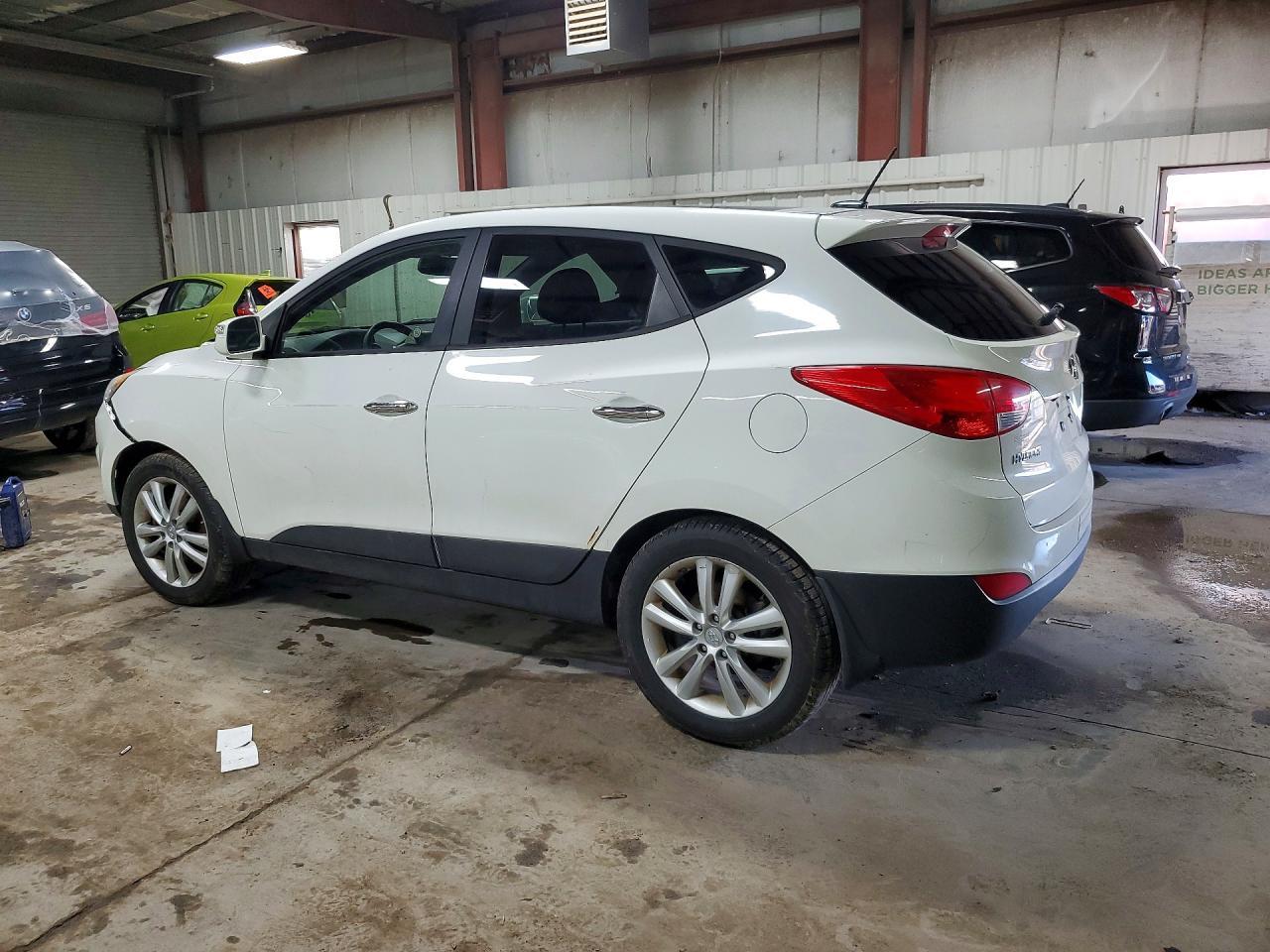 2013 Hyundai Tucson Limited - Image 2