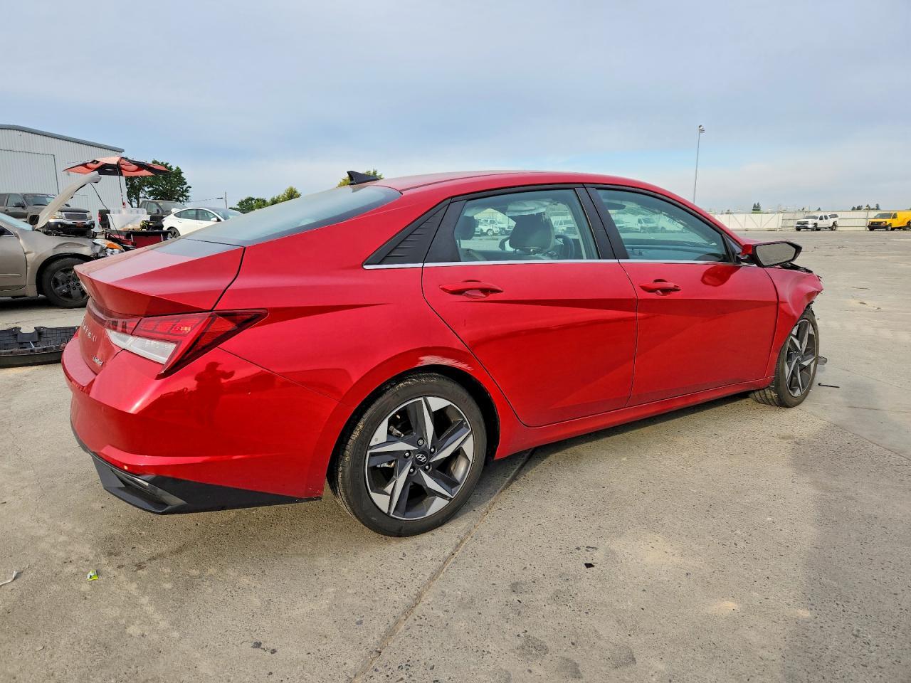 2021 Hyundai Elantra Limited - Фото 3