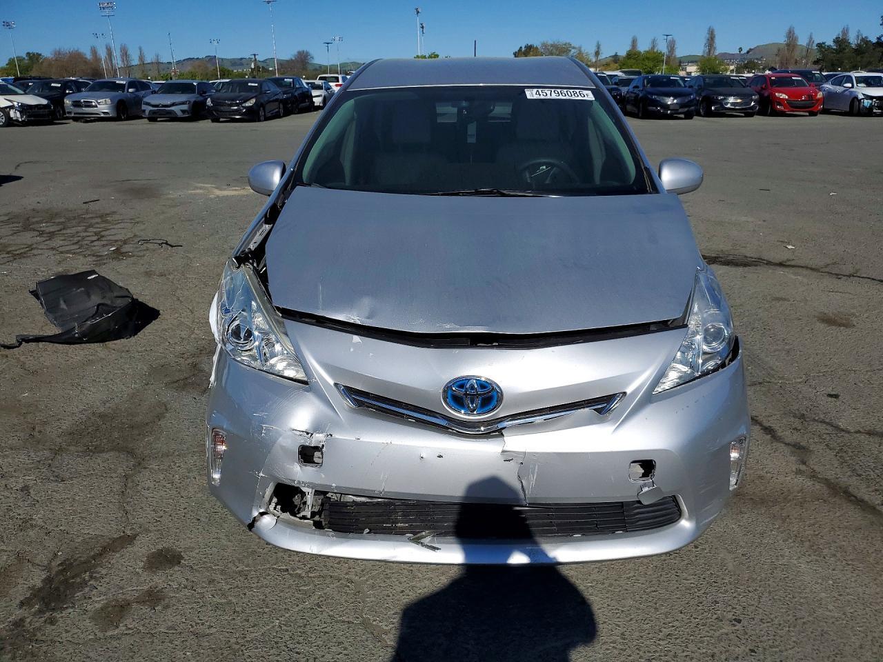 2024 Toyota Prius - Image 5