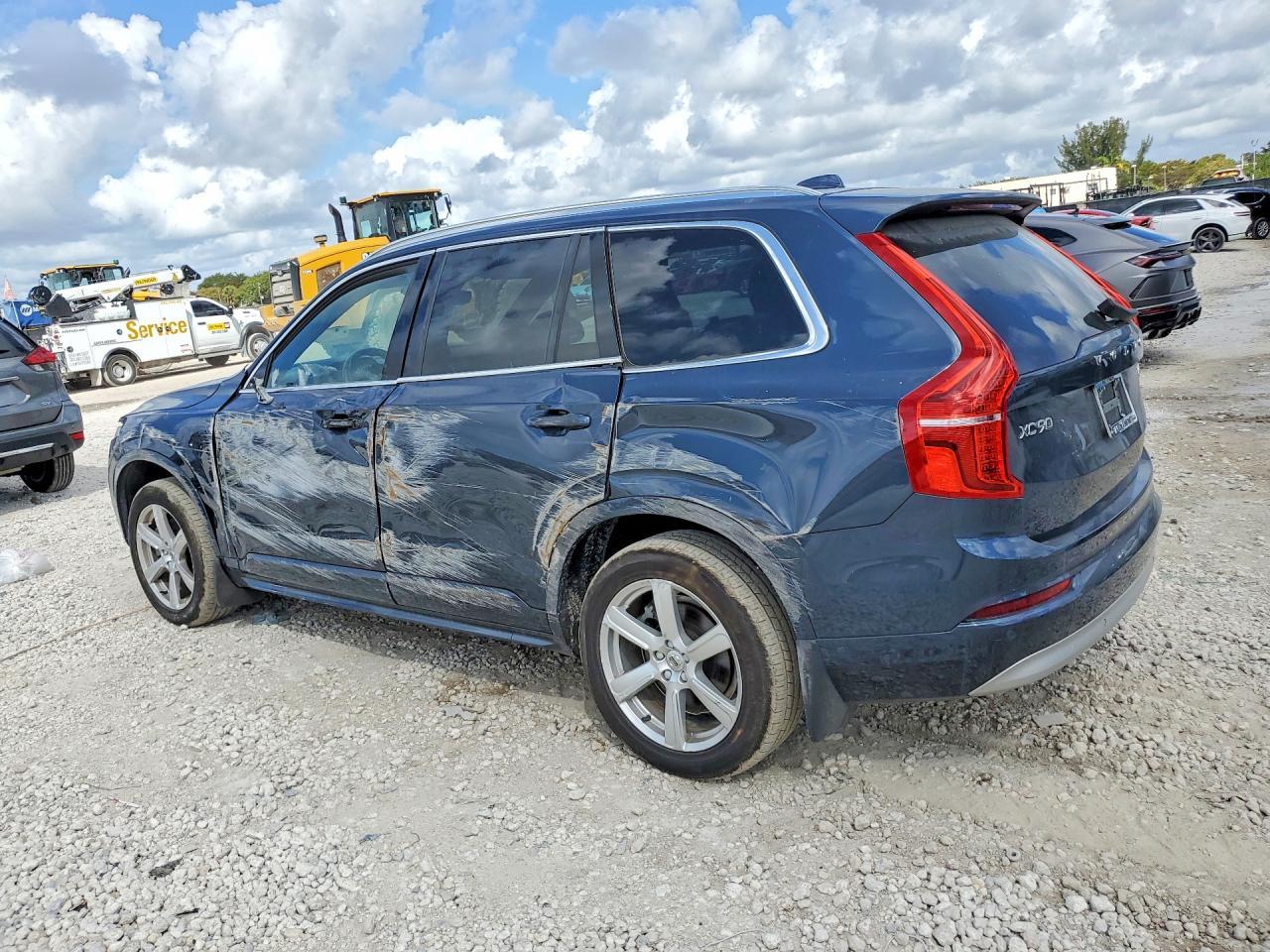 2022 Volvo Xc90 T6 Momentum - Фото 2