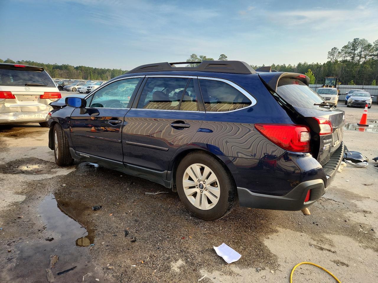 2018 Subaru Outback 2.5I Premium - Фото 2