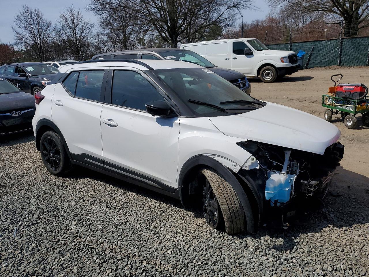 2024 Nissan Kicks Sr - Фото 4