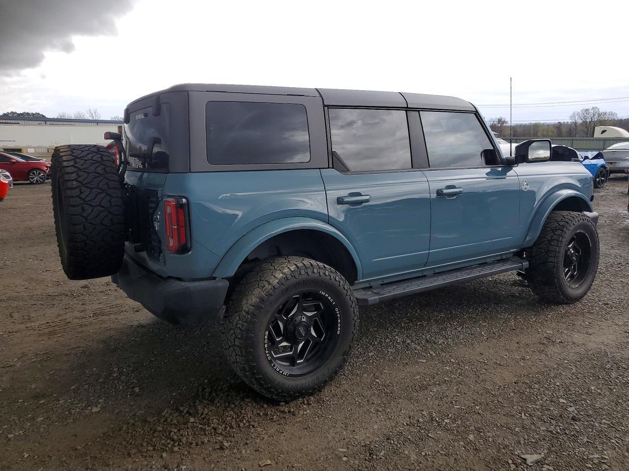 2023 Ford Bronco Base - Фото 3