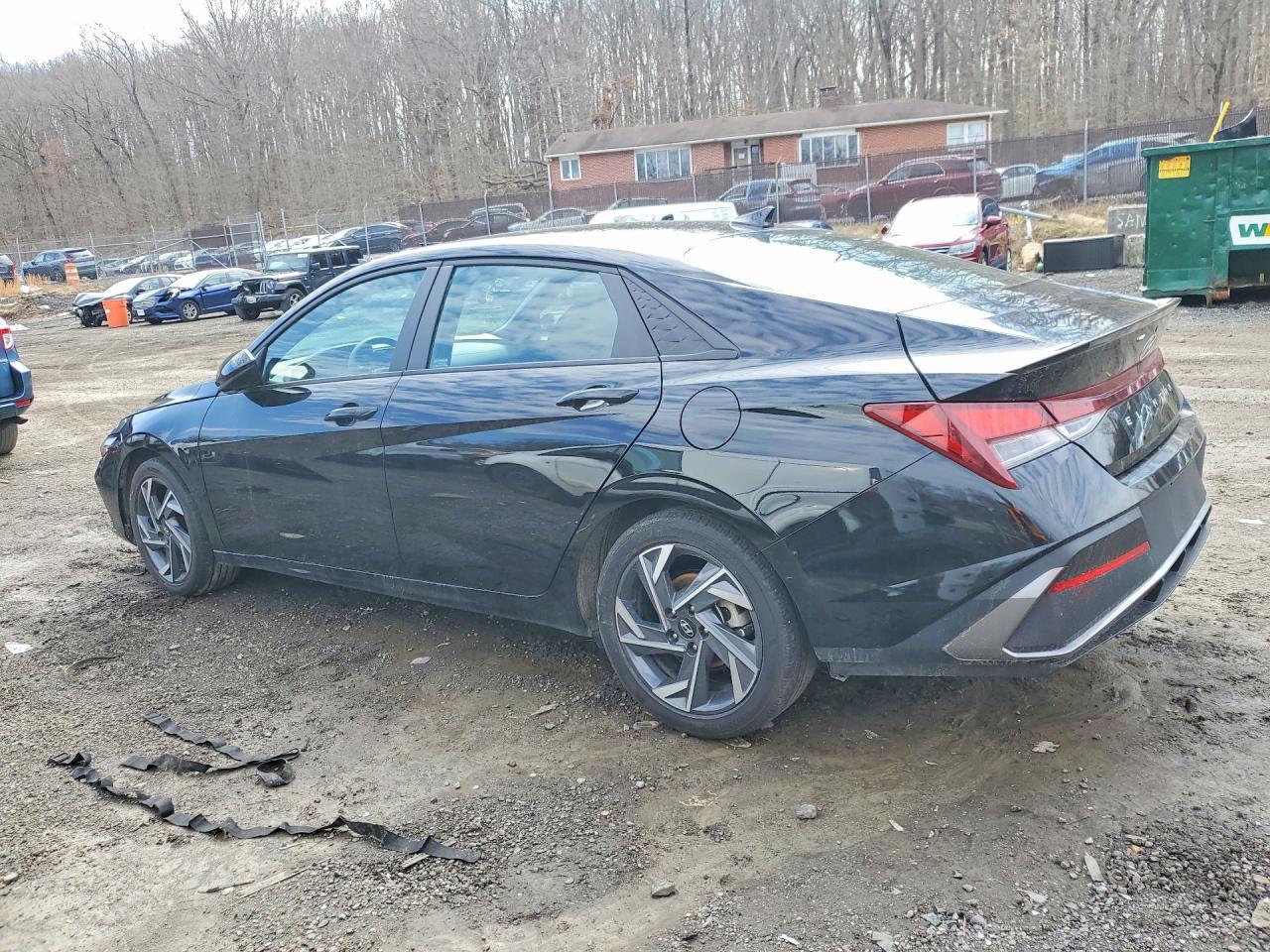 2025 Hyundai Elantra Sel Sport - Image 2