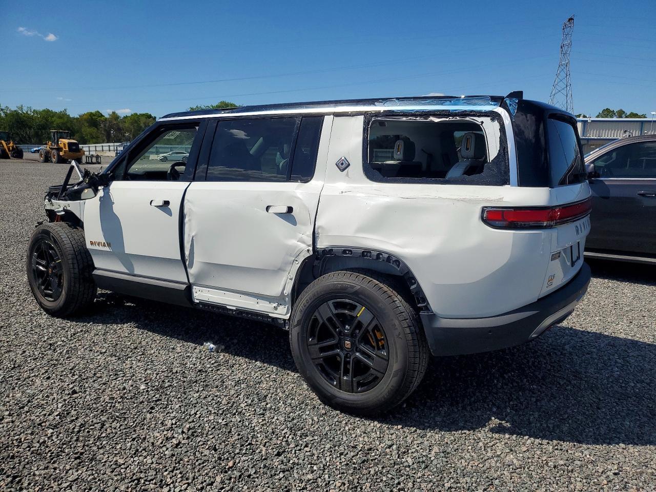 2023 Rivian R1S Adventure - Image 2
