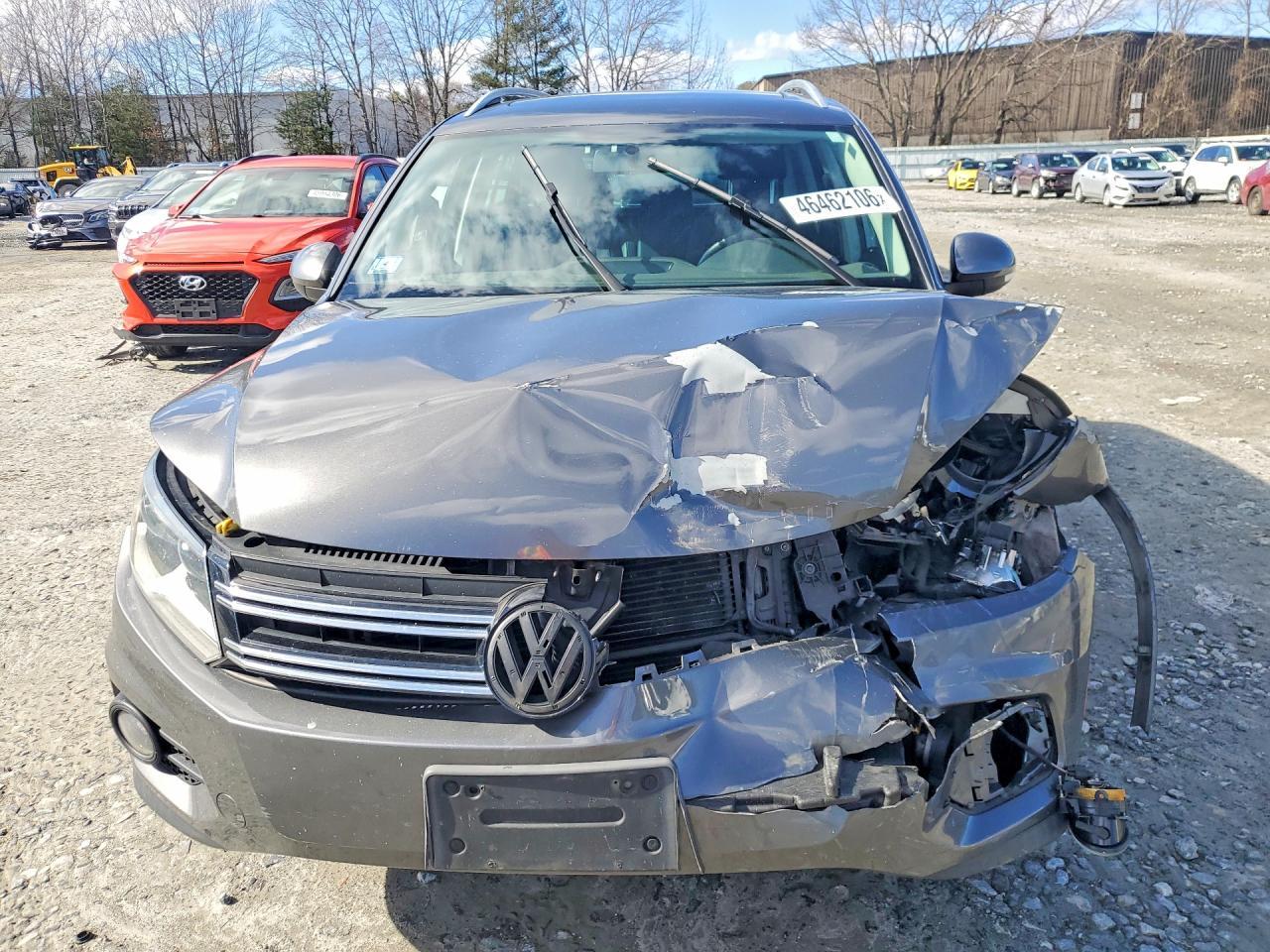 2014 Volkswagen Tiguan S - Image 5