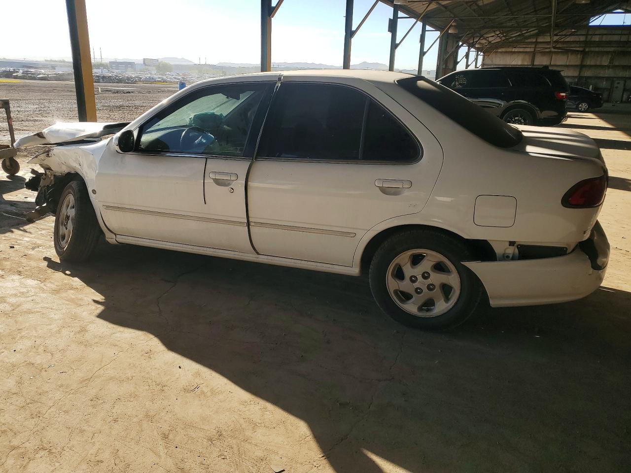 1999 Nissan Sentra Xe - Фото 2