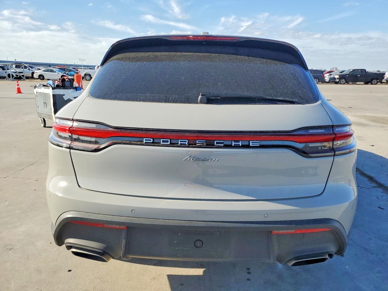 2024 Porsche Macan Base - Image 6