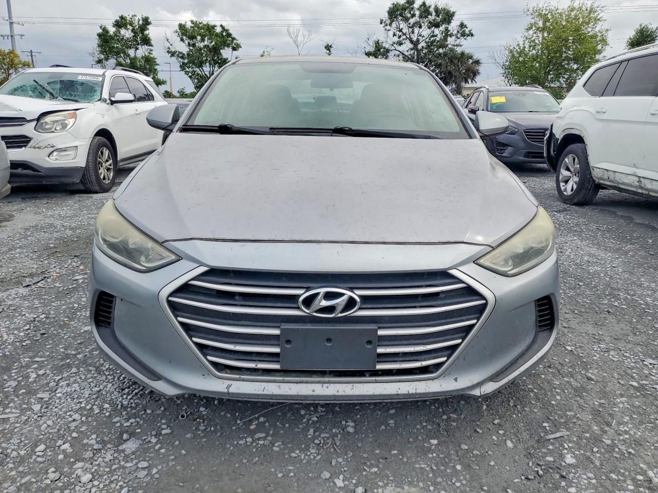 2017 Hyundai Elantra Se - Image 5