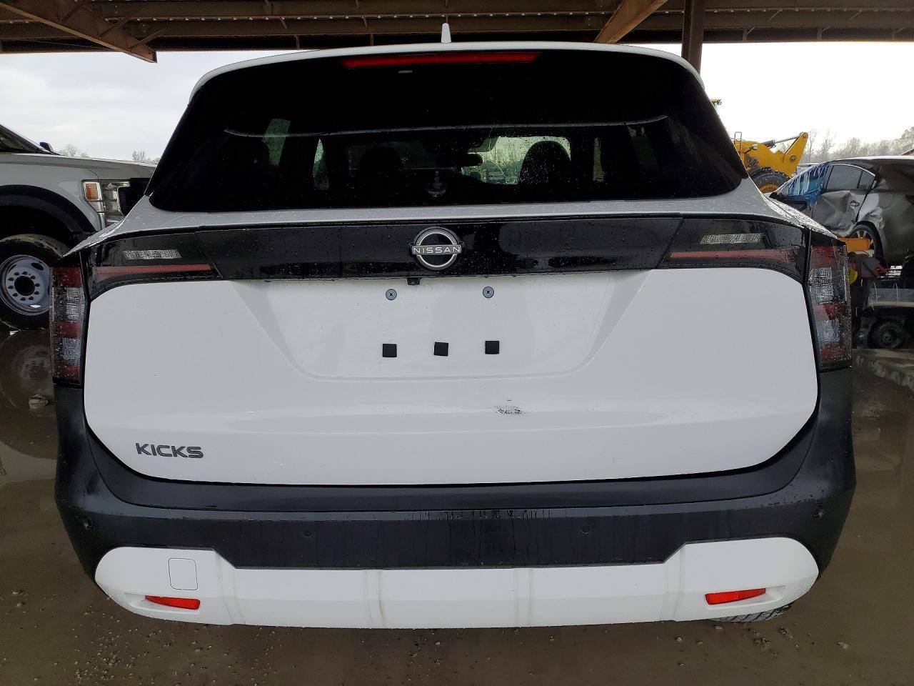 2025 Nissan Kicks Sv - Image 6