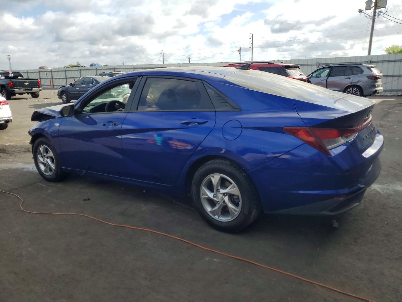 2021 Hyundai Elantra Se - Фото 2