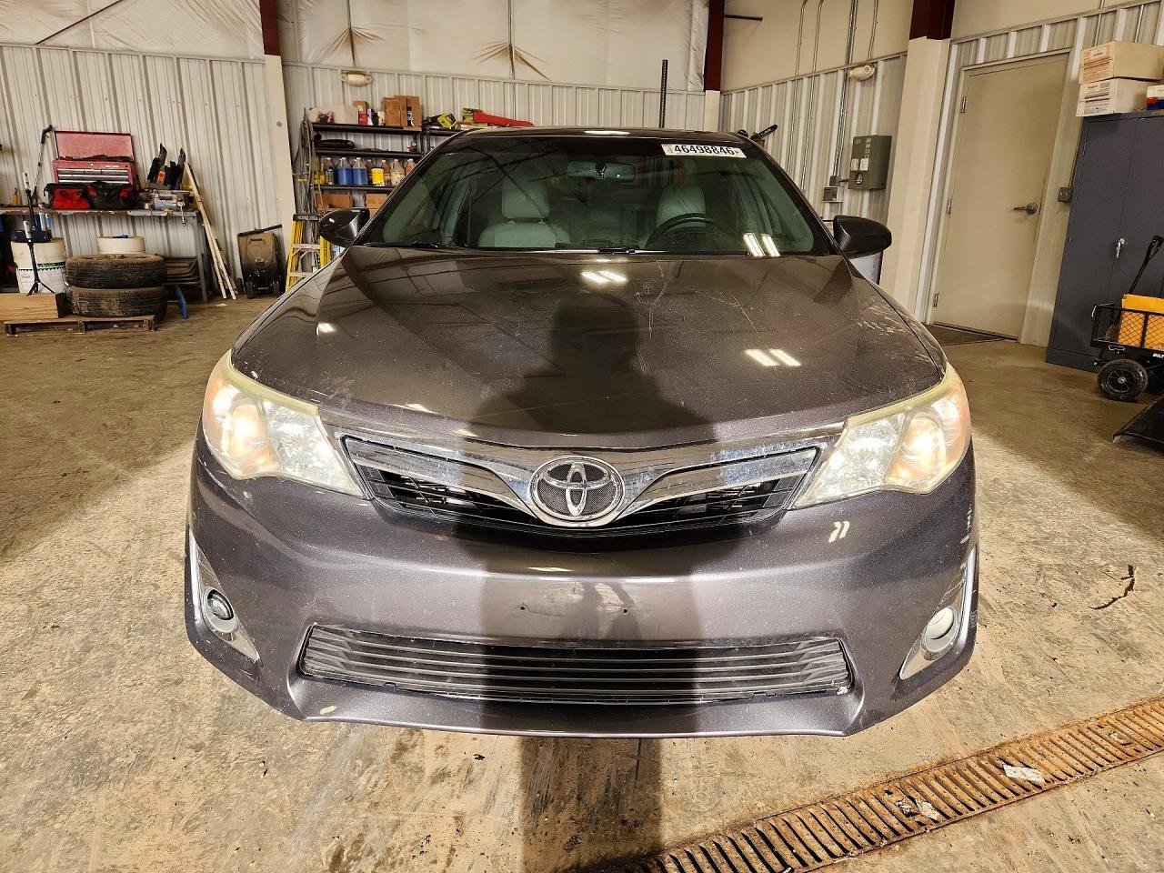 2014 Toyota Camry Xle - Image 5