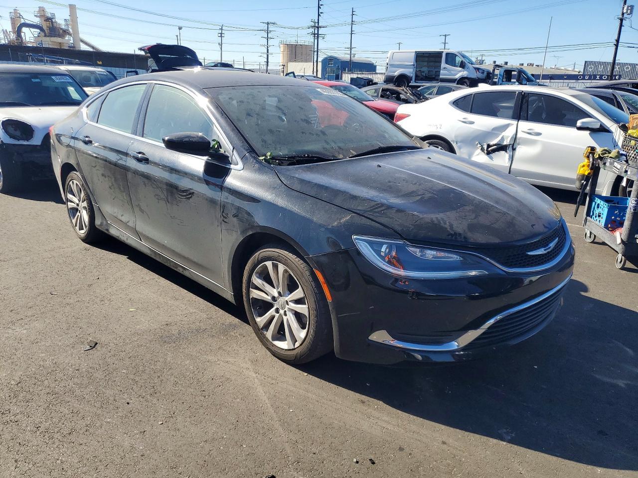 2016 Chrysler 200 Limited - Image 4