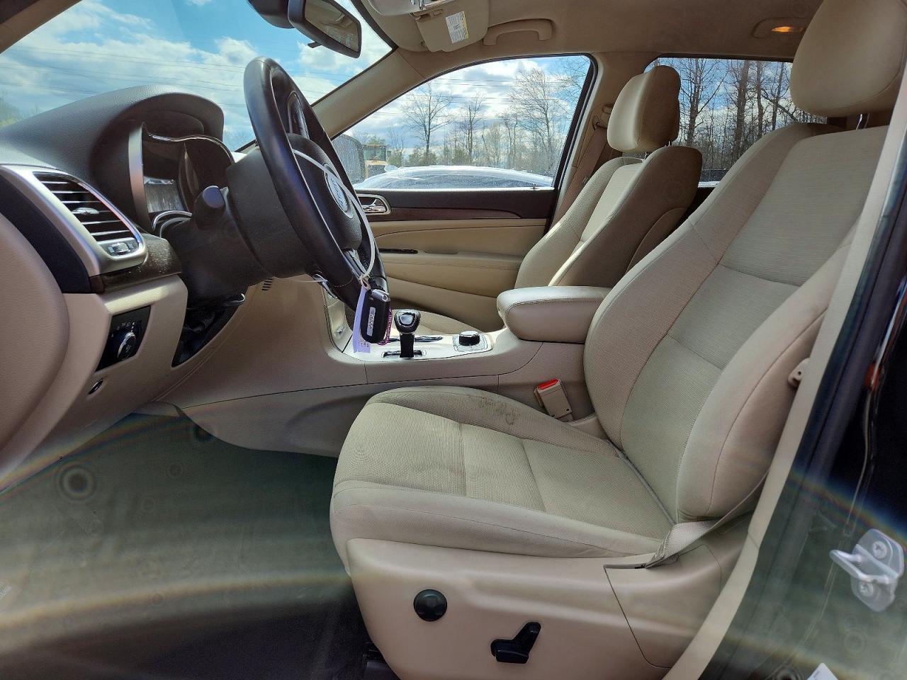 2015 Jeep Grand Cherokee Laredo - Image 7