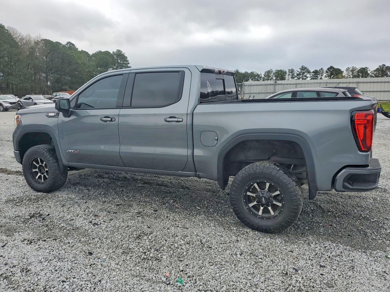 2021 GMC Sierra K1500 At4 - Фото 2