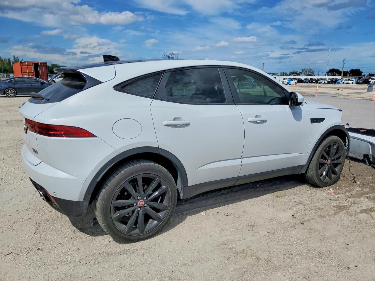 2019 Jaguar E-Pace Se - Фото 3