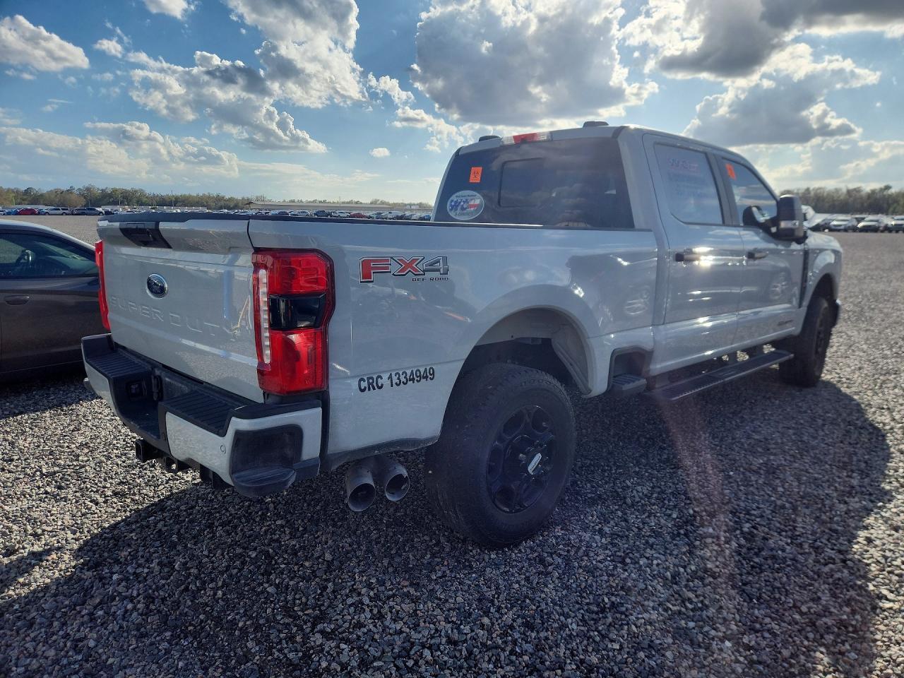 2025 Ford F350 - Фото 3