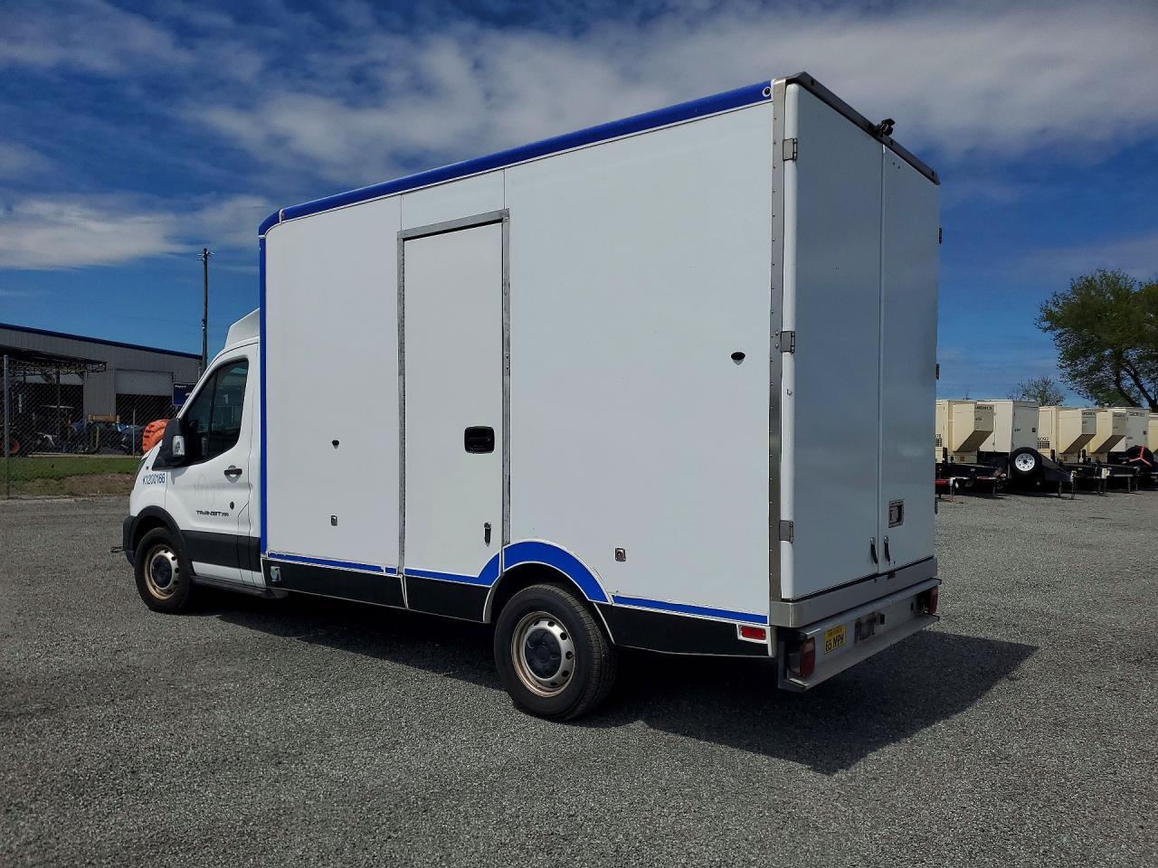 2020 Ford Transit Refrigerated Box Truck - Фото 2