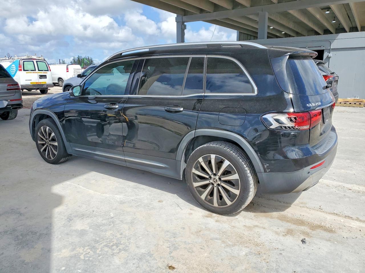 2021 Mercedes-Benz Glb 250 - Фото 2