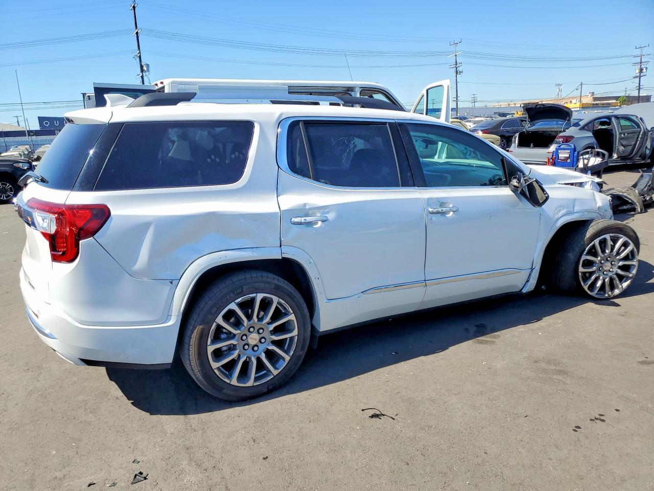 2023 GMC Acadia Denali - Фото 3