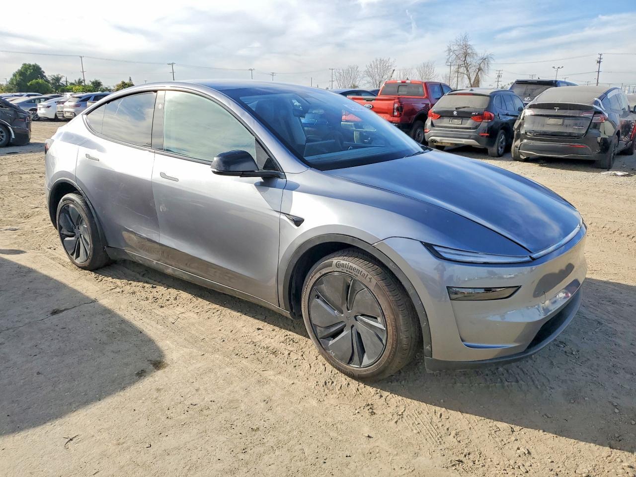 2026 Tesla Model Y - Фото 4