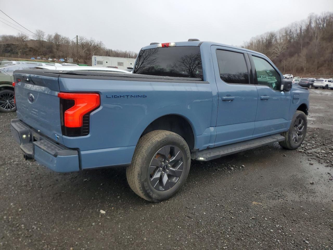 2023 Ford F150 Lightning Pro - Фото 3