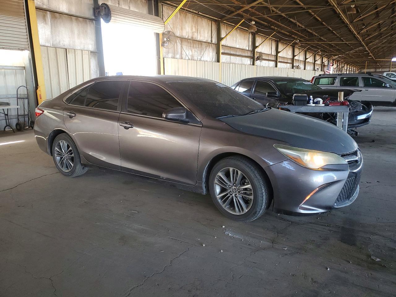 2015 Toyota Camry Se - Image 4