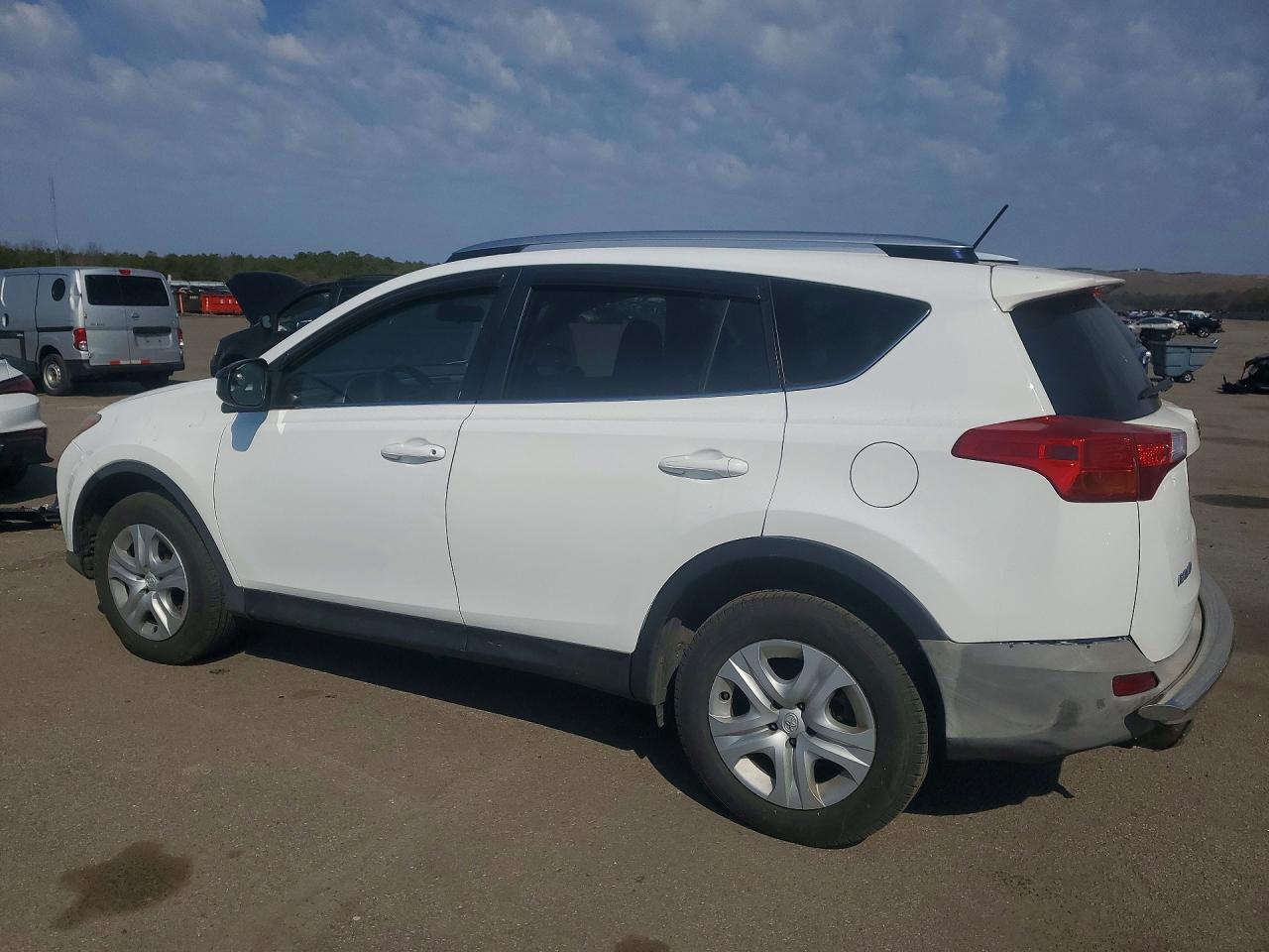 2015 Toyota Rav4 Le - Image 2