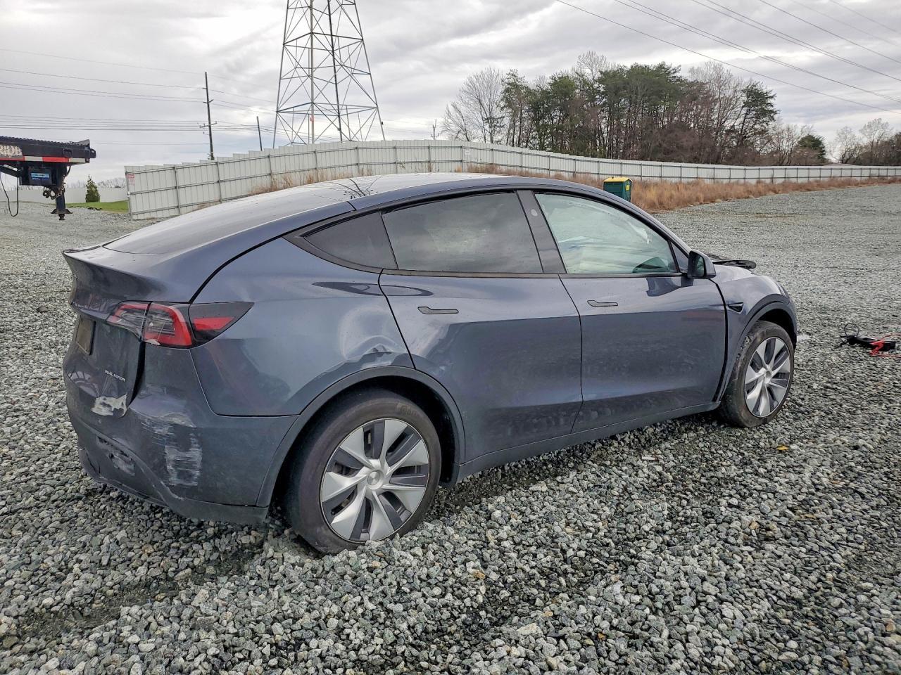 2023 Tesla Model Y - Фото 3