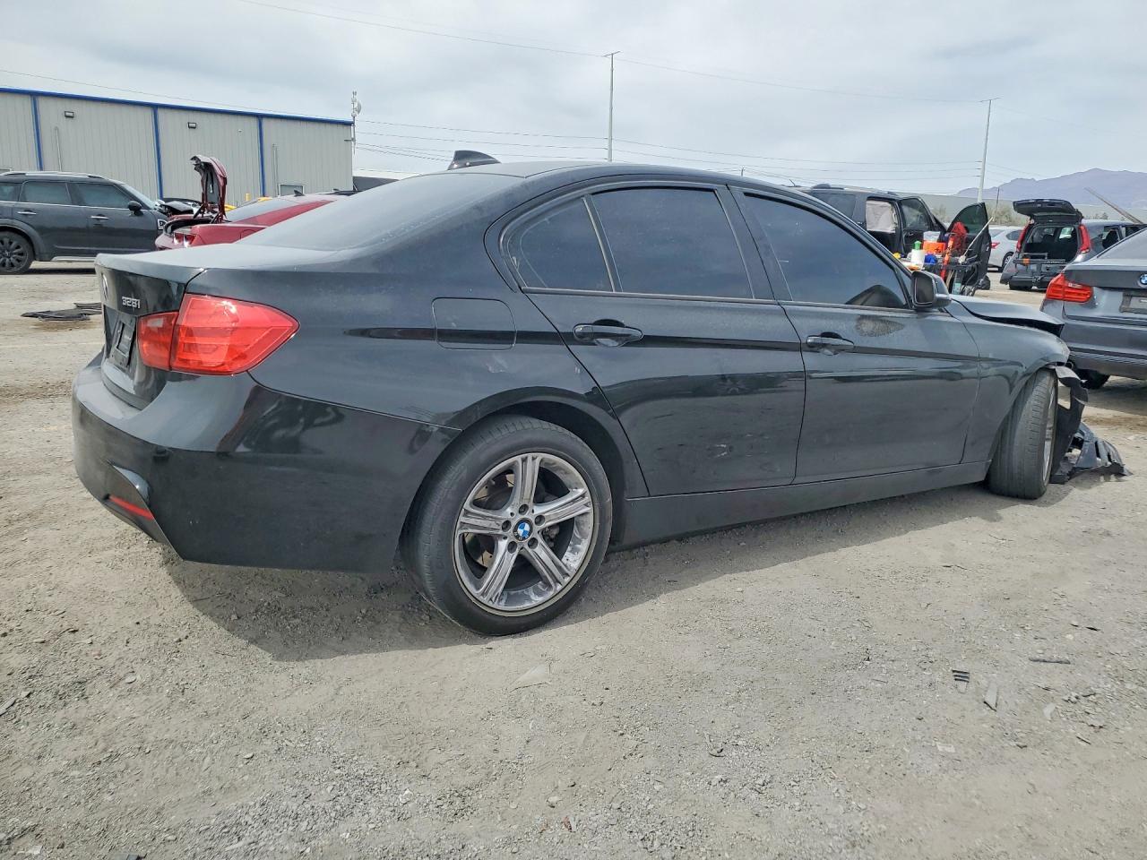 2012 BMW 328 I - Фото 3