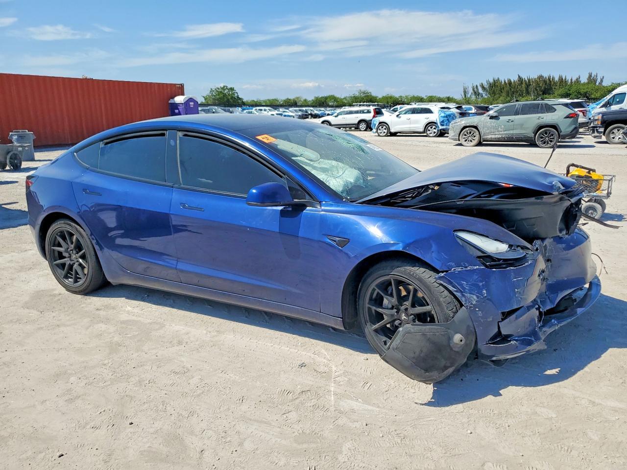 2023 Tesla Model 3 - Image 4