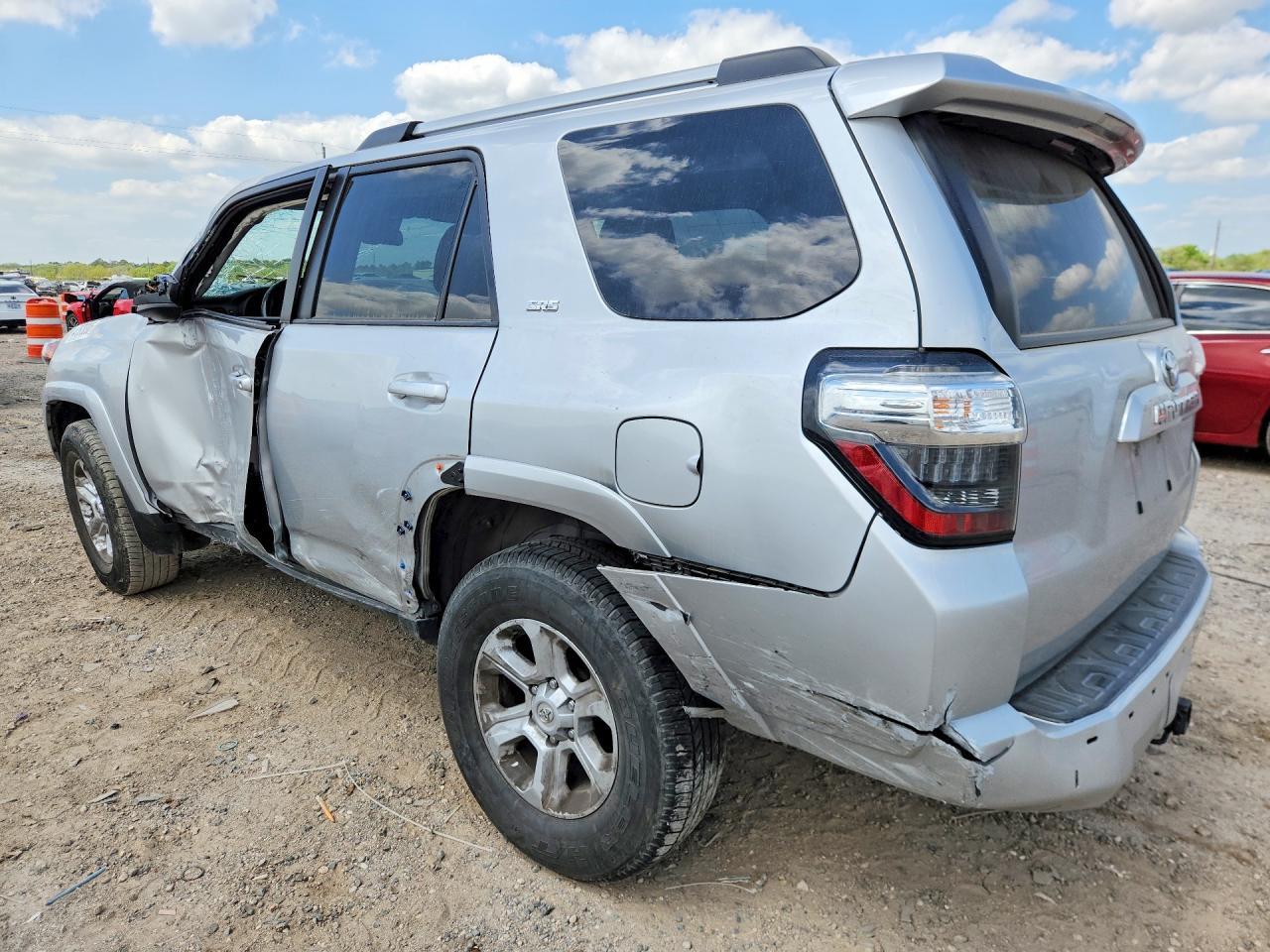2023 Toyota 4Runner Sr5 - Фото 2