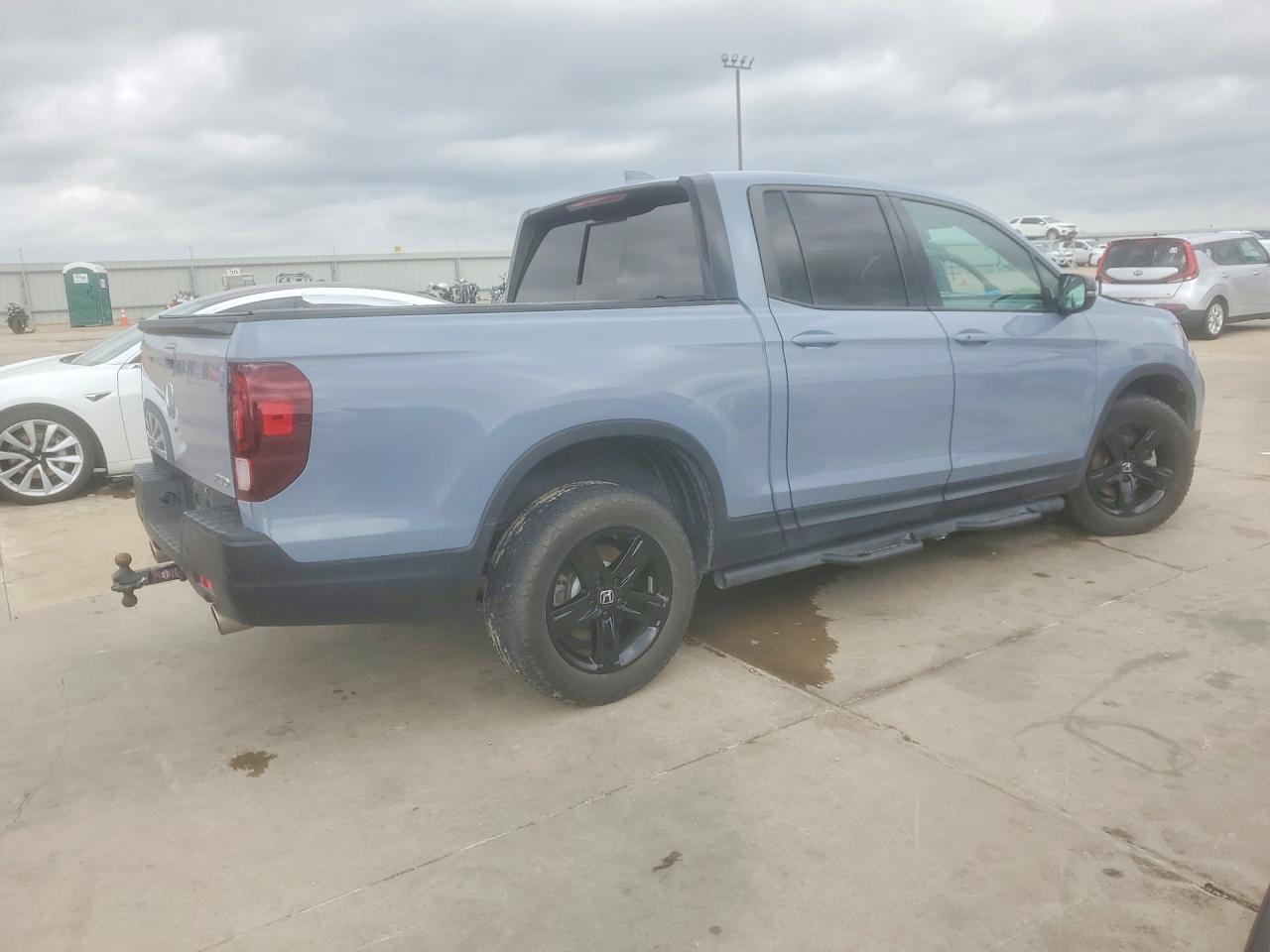 2022 Honda Ridgeline Black Edition - Image 3