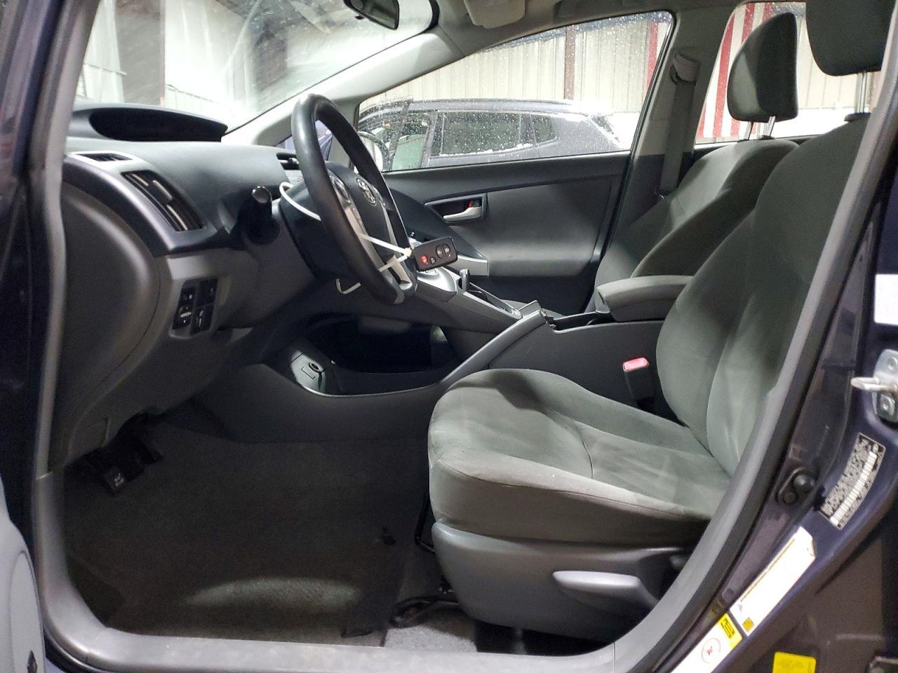 2011 Toyota Prius Three - Image 7