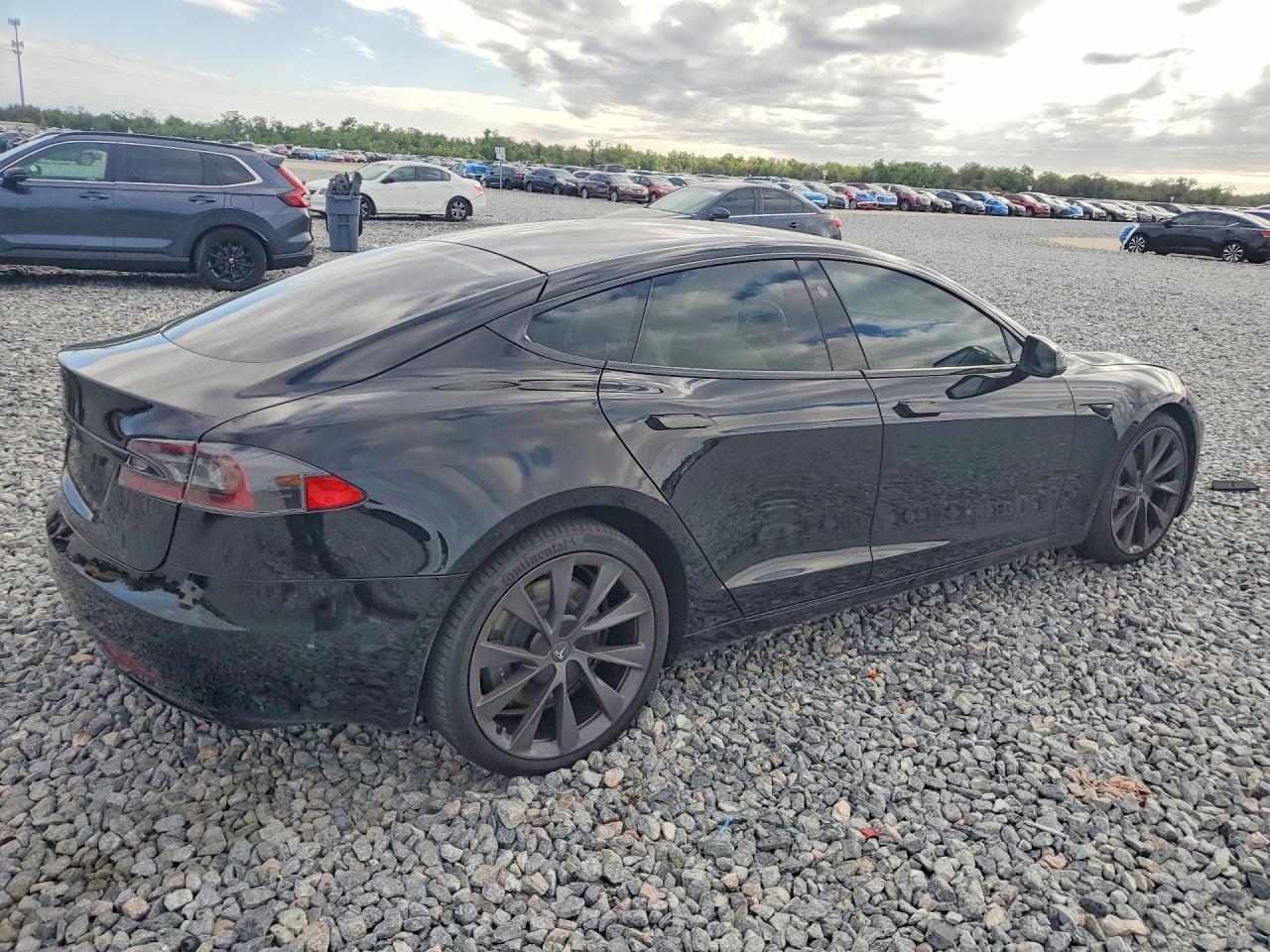 2020 Tesla Model S - Фото 3