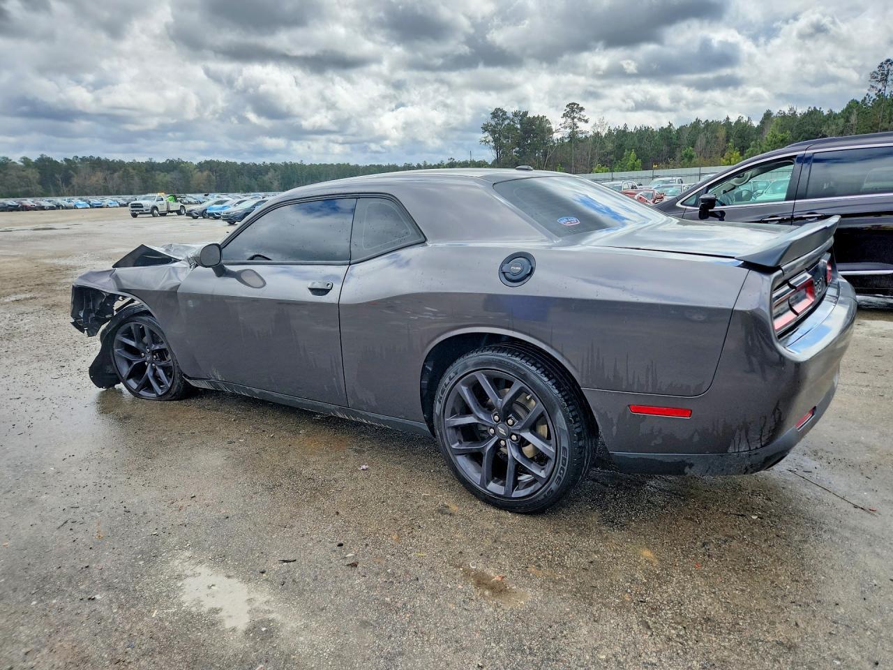 2022 Dodge Challenger Sxt - Image 2