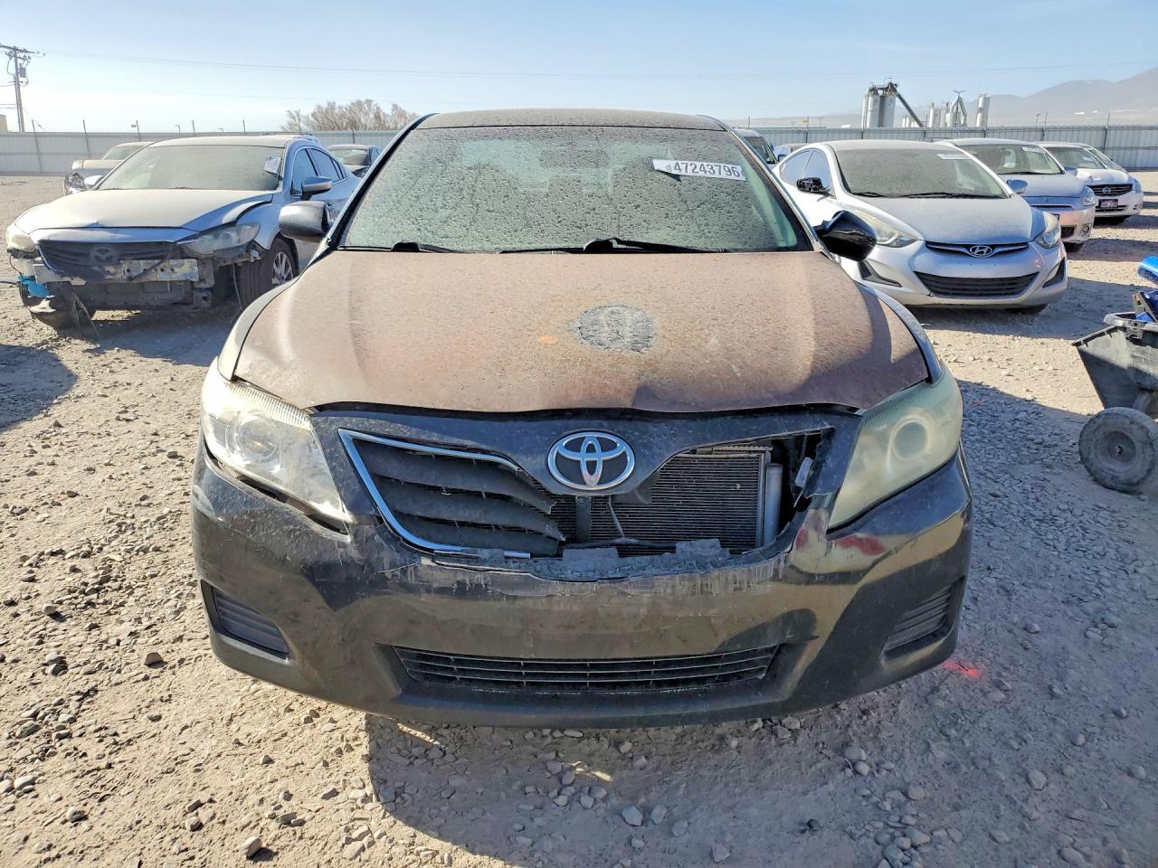 2011 Toyota Camry Le - Image 5