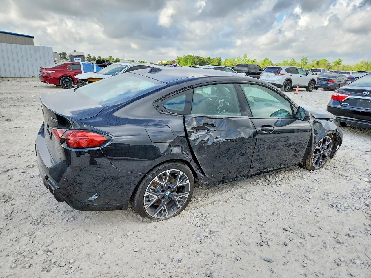 2025 BMW Motorrad 228Xi - Image 3