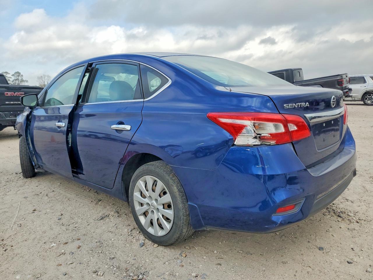 2017 Nissan Sentra S - Фото 2