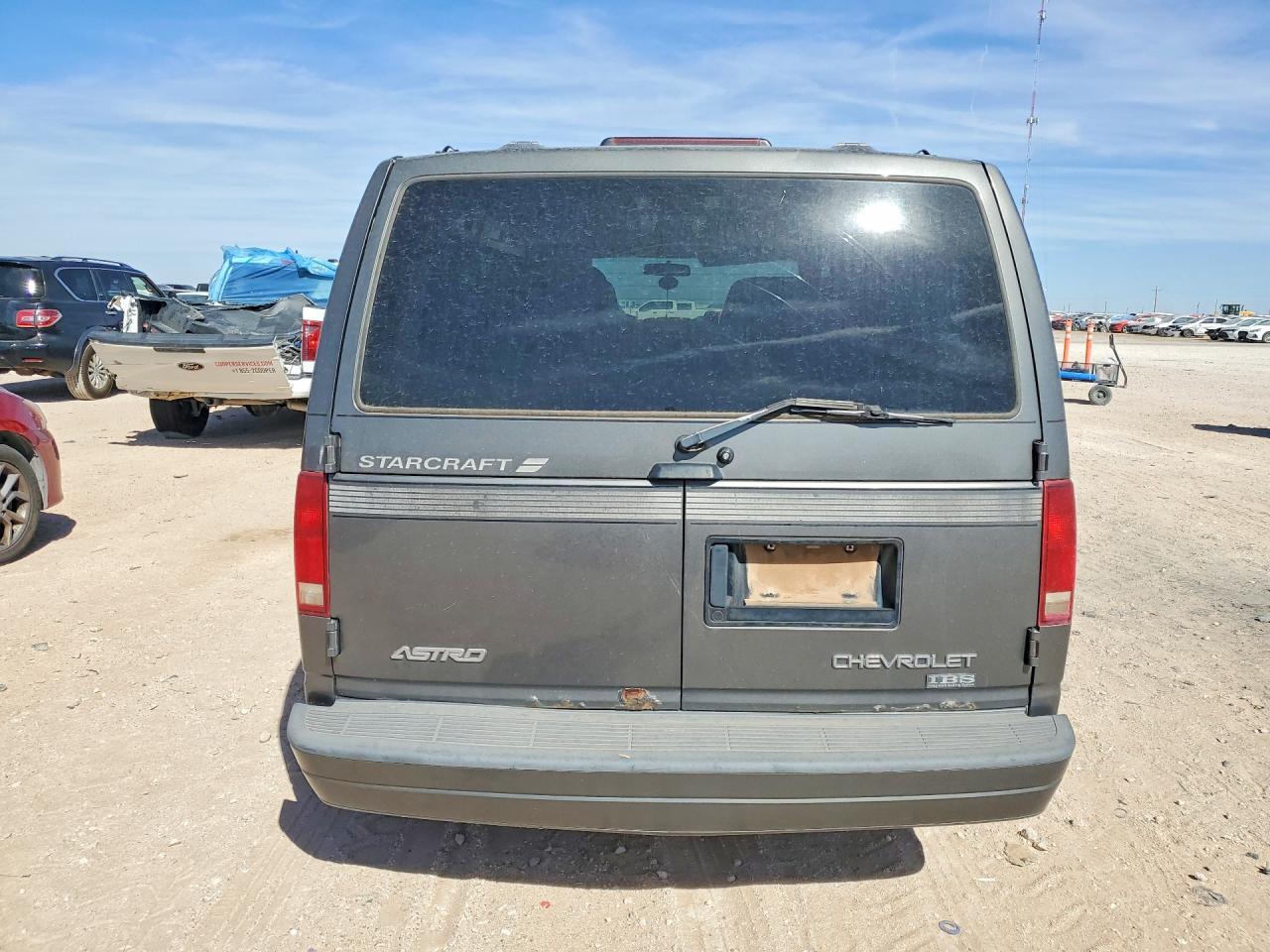 2000 Chevrolet Astro - Фото 6