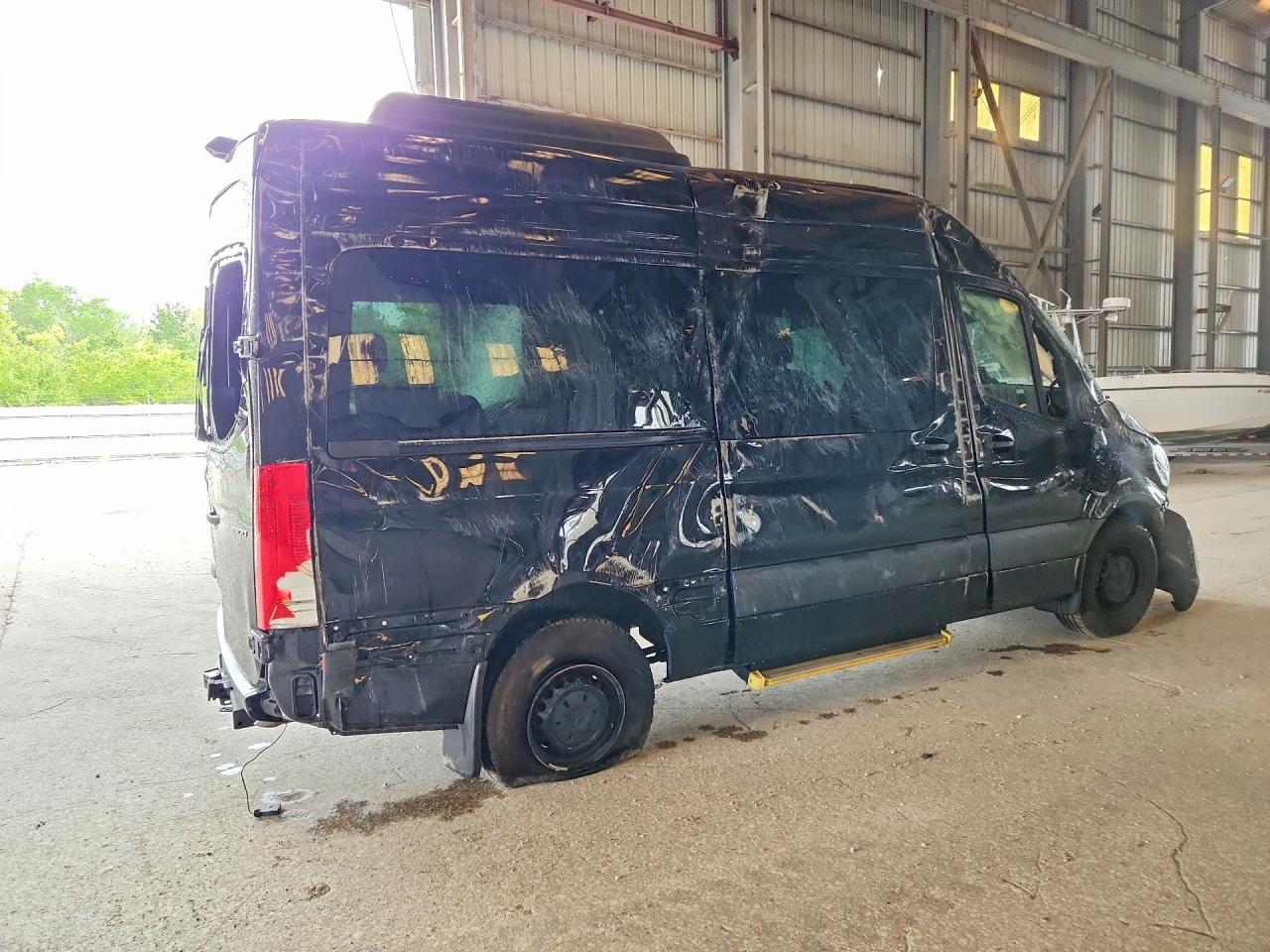 2025 Mercedes-Benz Sprinter 2500 - Фото 3