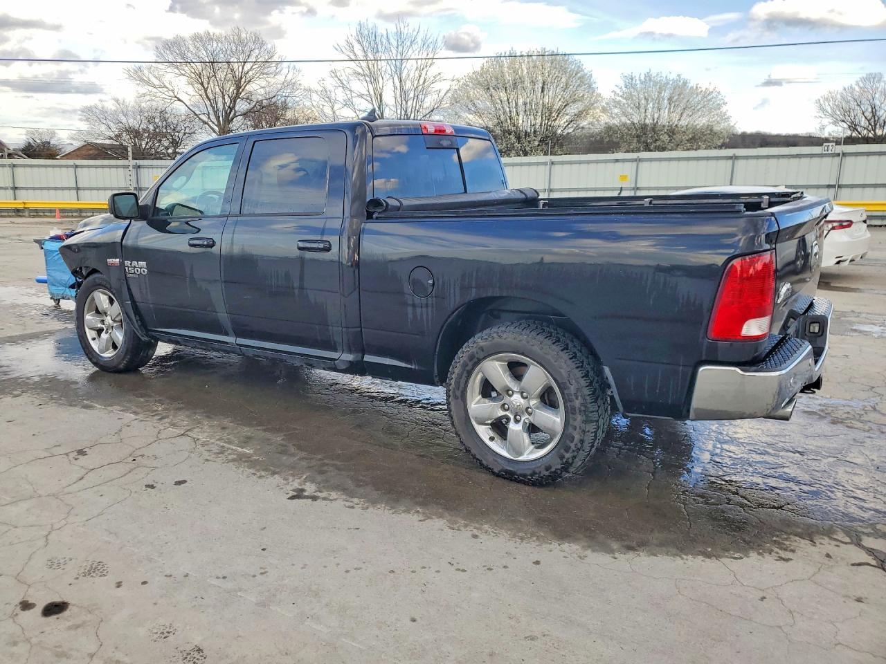 2019 Ram 1500 Classic Slt - Фото 2