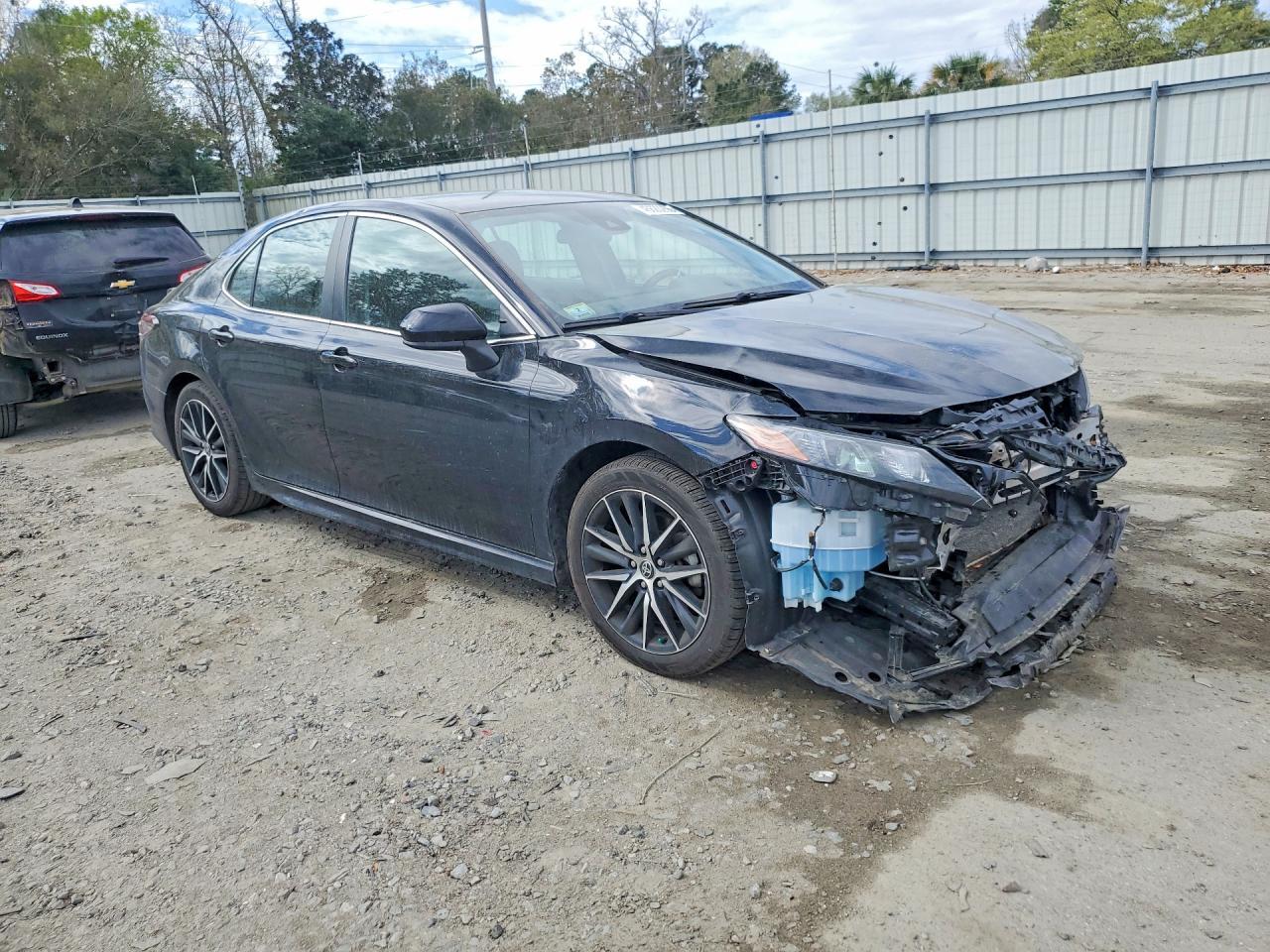 2021 Toyota Camry Se - Фото 4