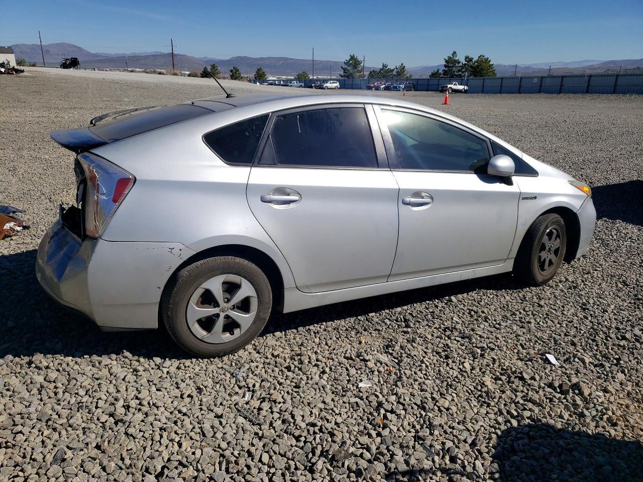 2015 Toyota Prius Two - Image 3